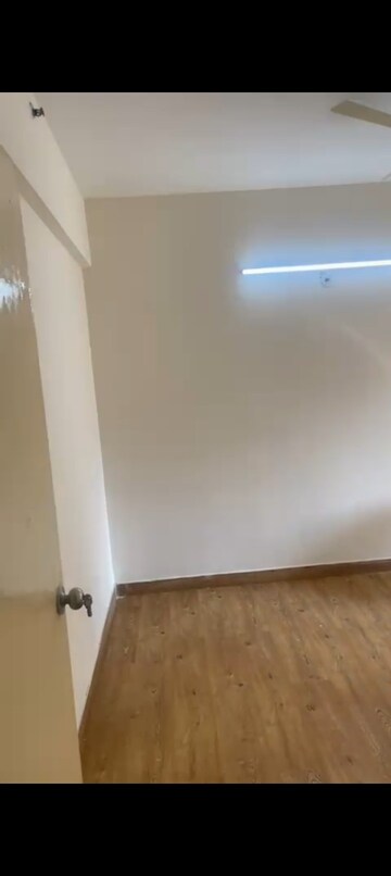 Room in 3 BHK Apartment at Jaypee Greens Kosmos, Sector 134 – for Sale