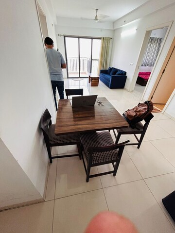 Master Bedroom in 2 BHK Apartment at Amanora Gold Towers, Hadapsar – for Rent