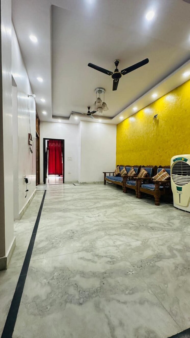 Gym, harit-vihar-rwa 3 Bedroom 900 Sq.Ft. Builder Floor In Burari Delhi 8633954
