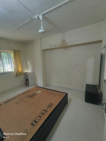 Bedroom in 2 BHK Apartment at Kothrud – for Rent