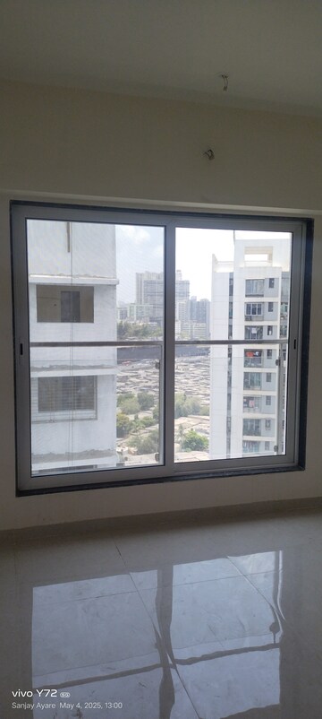 Room in 2 BHK Apartment at Je and Vee Madhuban, Malad East – for Sale