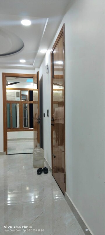 Building Lobby in 2 BHK Builder Floor at Govindpuri – for Rent