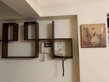 Room in 2 BHK Apartment at Santacruz East – for Rent