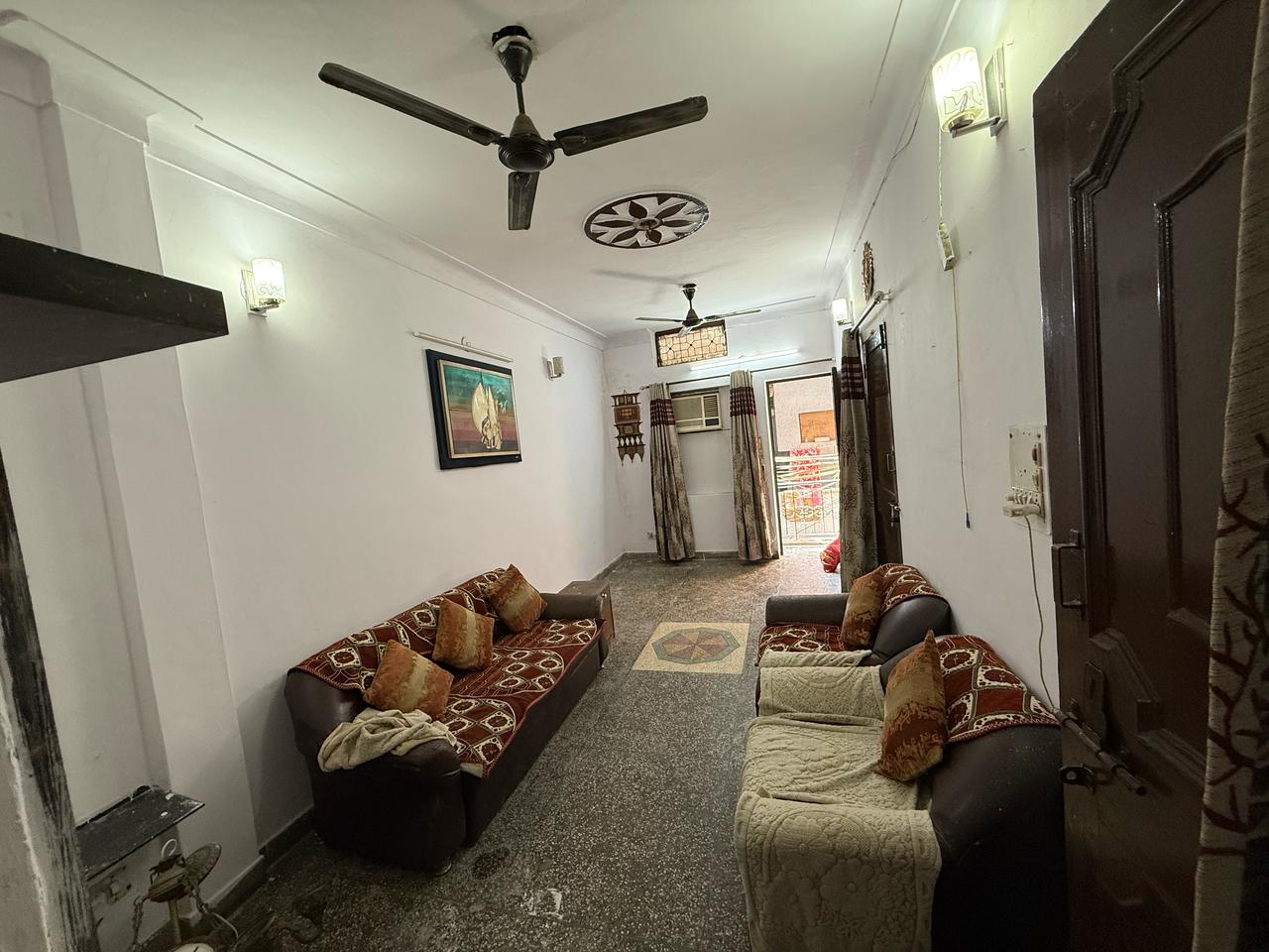 3 BHK Builder Floor For Rent in Govindpuri