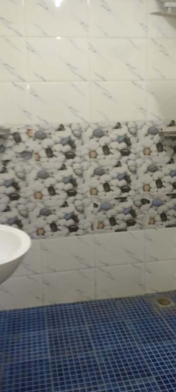 Bathroom in 2 BHK Builder Floor at Sector 27 – for Rent