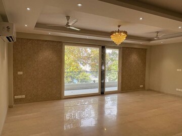 Room in 3 BHK Builder Floor at Ansal Sushant Floors, Sushant Lok ii – for Sale