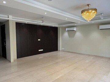 Room in 3 BHK Builder Floor at Ansal Sushant Floors, Sushant Lok ii – for Sale