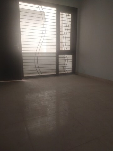 Room in 4 BHK Villa at Panchsheel Villas, Sector 16 Greater Noida – for Rent