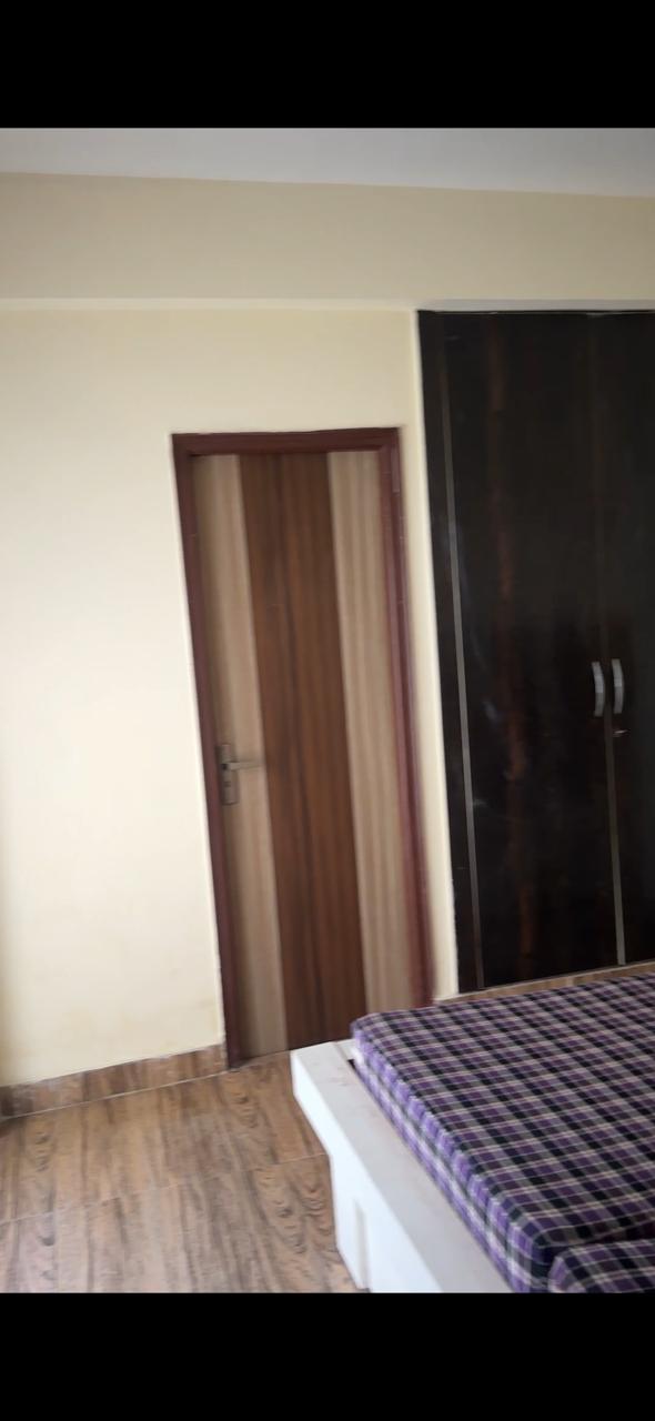 3 BHK + Extra Room Apartment For Rent in Shri Radha Sky Gardens