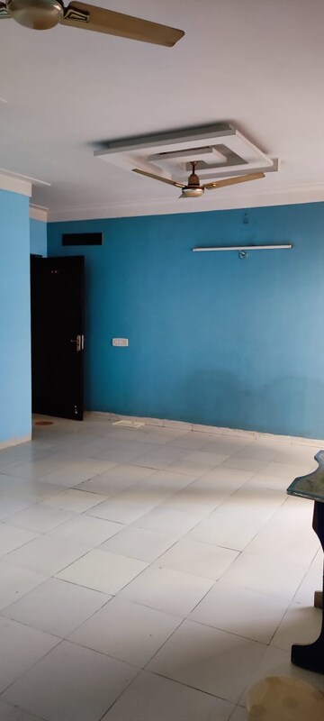 Room in 2 BHK Apartment at Shiv Sai Ozone Park, Sector 86 – for Rent