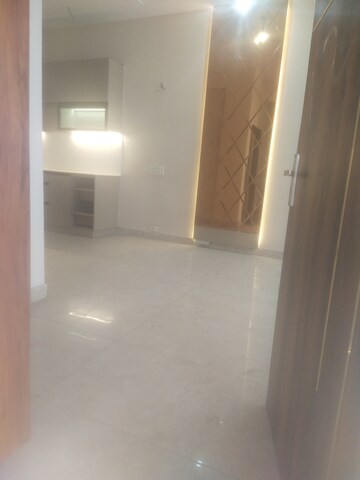 Furnished Amenities in 4 BHK Villa at Panchsheel Villas, Sector 16 Greater Noida – for Rent