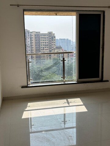Room in 2 BHK Apartment at Sunbeam Heights, Andheri West – for Sale