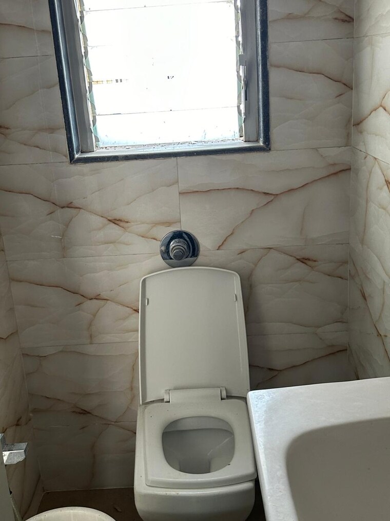 Bathroom, sunbeam-heights 2 Bedroom 713 Sq.Ft. Apartment In Andheri West Mumbai 8634219