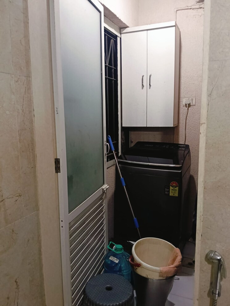 Bathroom, dosti-west-county 2 Bedroom 628 Sq.Ft. Apartment In Balkum Pada Thane 8634233