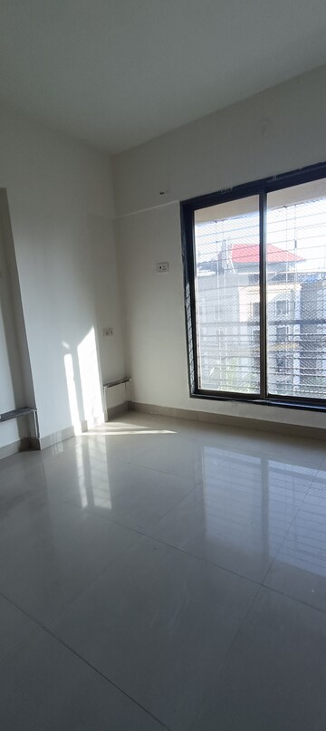 Room in 2 BHK Apartment at La Gardenia CHS LTD, Mira Road – for Rent