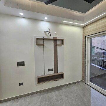 Room in 3.5 BHK Builder Floor at Dwarka Mor – for Rent