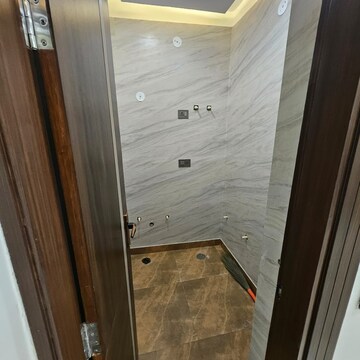 Bathroom in 3.5 BHK Builder Floor at Dwarka Mor – for Rent