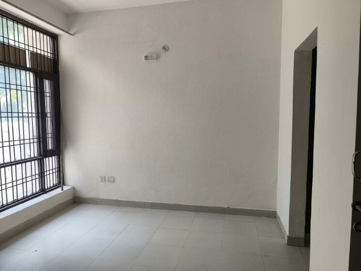 Room, srs-prime-floors 3 Bedroom 2250 Sq.Ft. Apartment In Sector 87 Faridabad 8634307