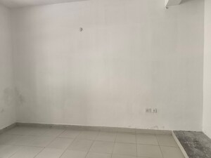 Room in 3 BHK Apartment at SRS Prime Floors, Sector 87 – for Sale