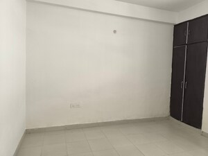 Room in 3 BHK Apartment at SRS Prime Floors, Sector 87 – for Sale