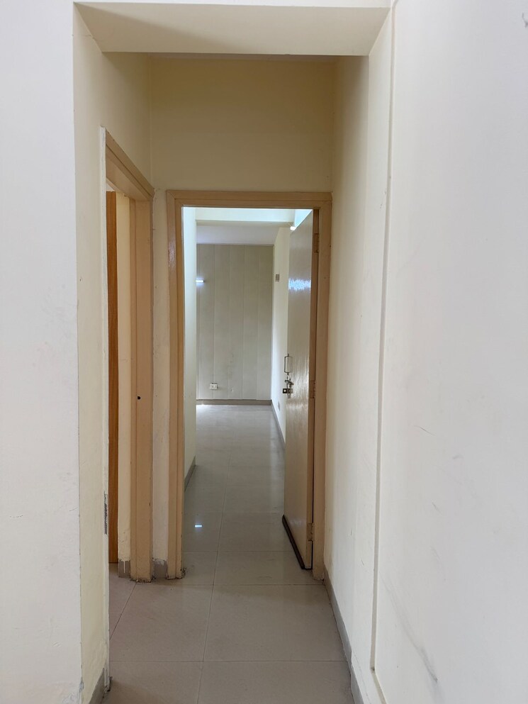 Room, puri-pratham 2.5 Bedroom 1300 Sq.Ft. Apartment In Sector 84 Faridabad 8634305