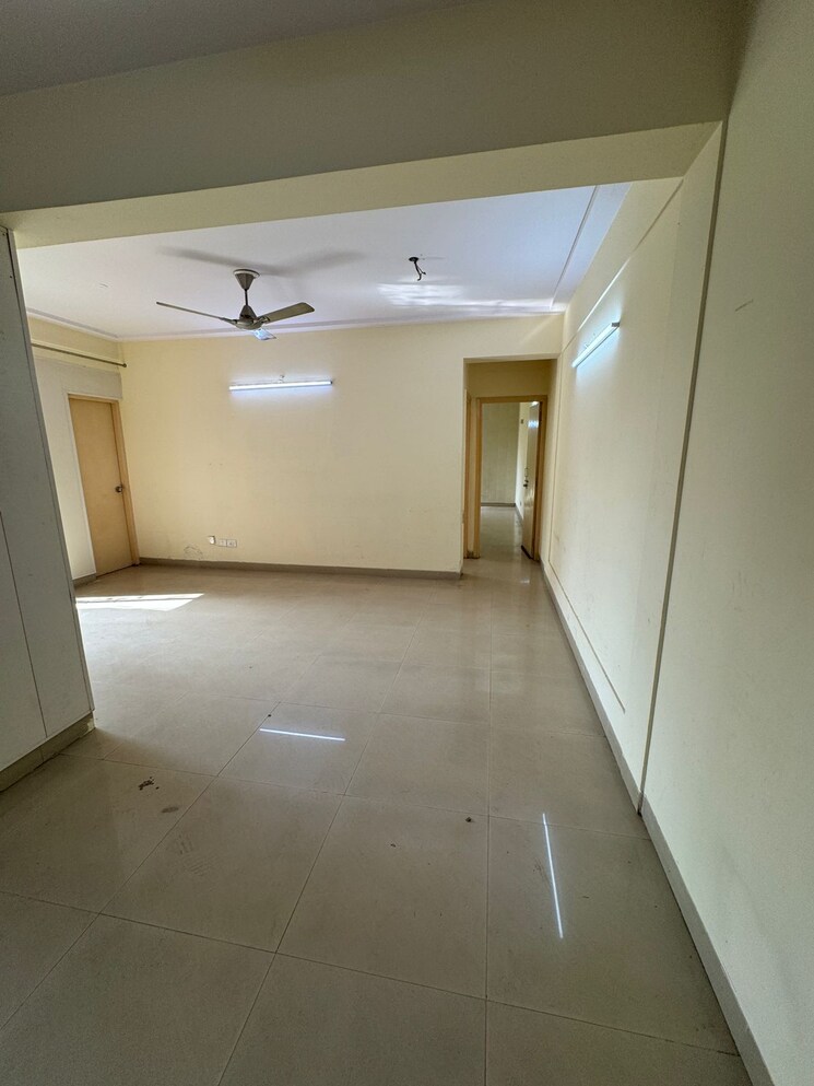 Room, puri-pratham 2.5 Bedroom 1300 Sq.Ft. Apartment In Sector 84 Faridabad 8634305