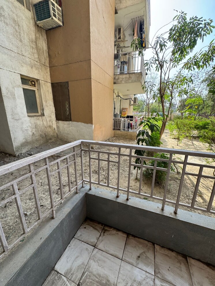 Balcony, puri-pratham 2.5 Bedroom 1300 Sq.Ft. Apartment In Sector 84 Faridabad 8634305