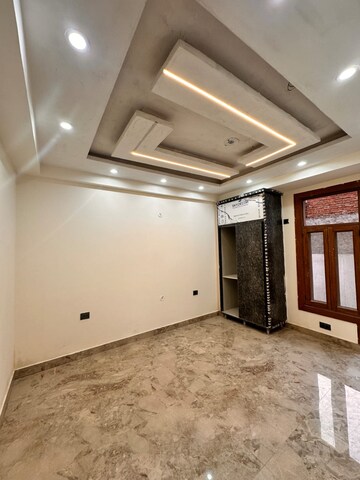 Room in 1 BHK Builder Floor at Sector 72 – for Sale