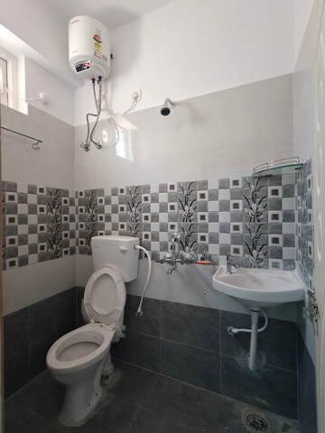 Bathroom in 1 BHK Apartment at Banjara Hills – for Rent