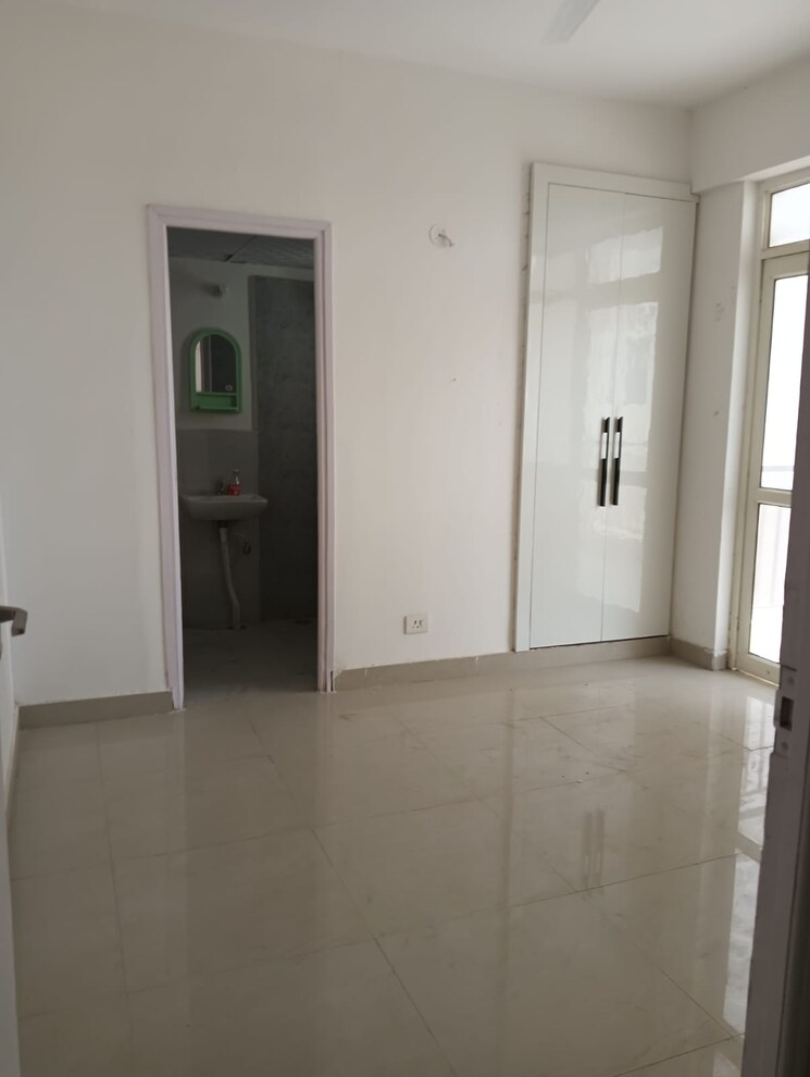 Bathroom, suncity-avenue-76 2 Bedroom 735 Sq.Ft. Apartment In Sector 76 Gurgaon 8634319