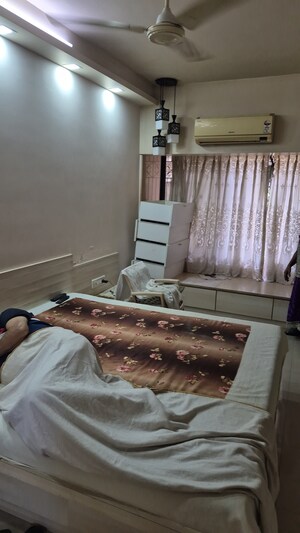 1 BHK Apartment For Sale in Khar West