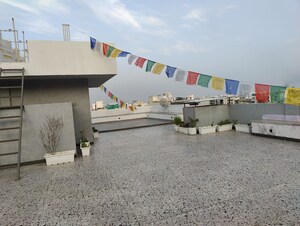 Terrace in 3 BHK Builder Floor at Sector 89 – for Sale