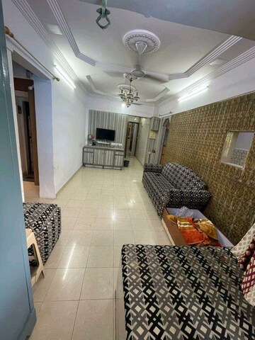 Master Bedroom in 2 BHK Apartment at Vile Parle East – for Rent