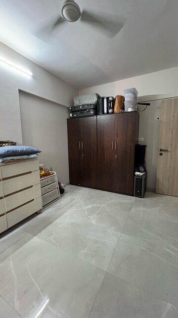 Bedroom in 2 BHK Apartment at Sindhi Society, Chembur – for Rent