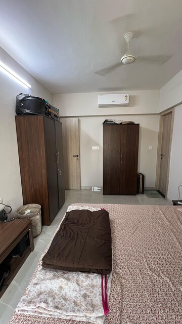 Bedroom in 2 BHK Apartment at Sindhi Society, Chembur – for Rent