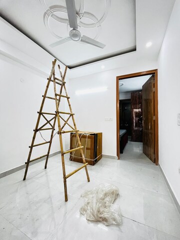 Room in 1 BHK Builder Floor at Maidan Garhi – for Rent