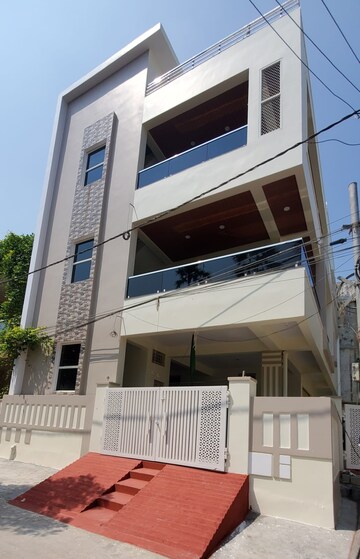 6+ BHK Apartment For Sale in Madhapur