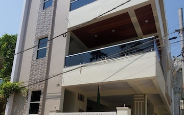 6+ BHK Apartment For Sale in Madhapur