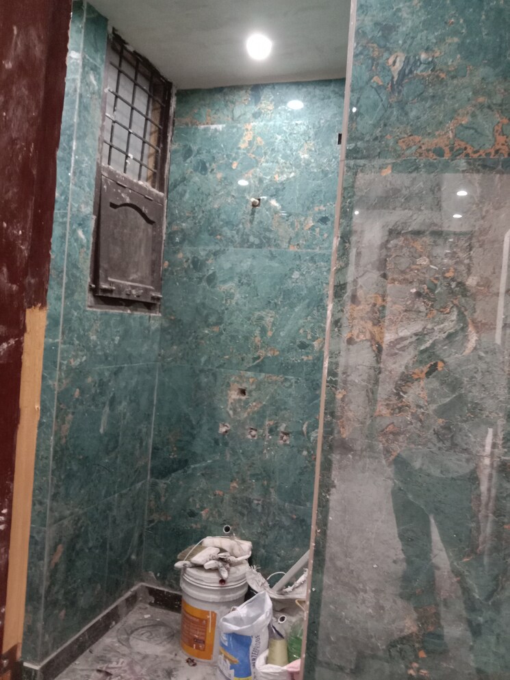 Bathroom, green fields colony 3 Bedroom 1500 Sq.Ft. Builder Floor In Green Fields Colony Faridabad 8634511