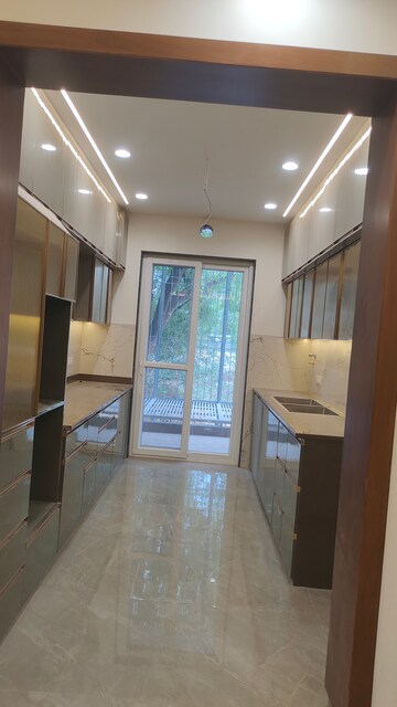 Building Lobby in 4 BHK Builder Floor at BPTP Park Central, Sector 85 – for Sale