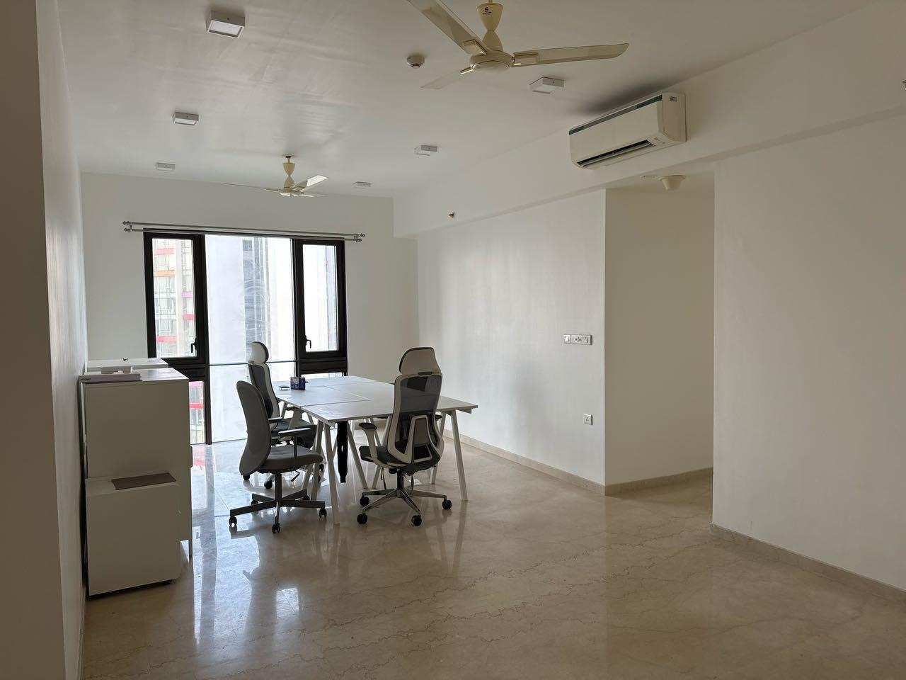 3 BHK + Pooja Room,Servant Room Apartment For Rent in Lodha The Park