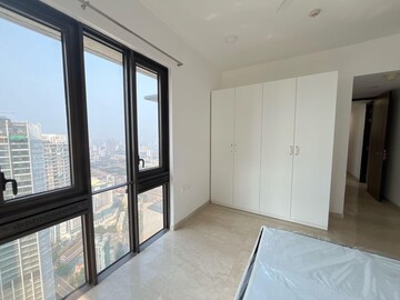 Room in 3 BHK Apartment at Lodha The Park, Worli – for Rent