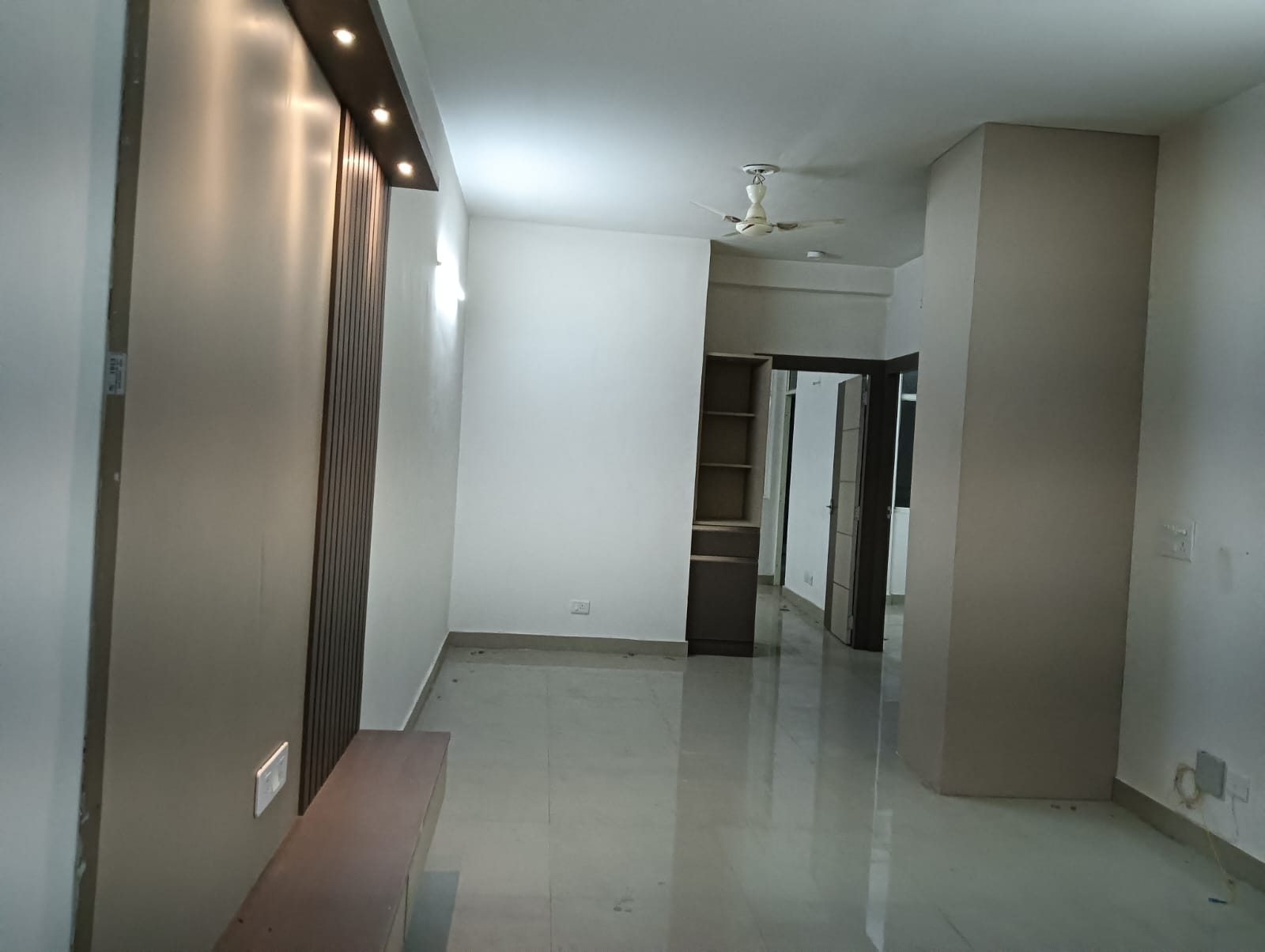 2 BHK Apartment For Rent in Suncity Avenue 76