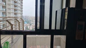 Kitchen in 2.5 BHK Apartment at Oberoi Realty Splendor, Andheri East – for Sale