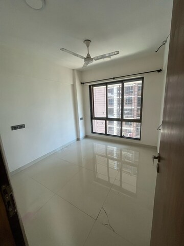 Room in 2 BHK Apartment at Shiv Shakti Tower 28, Malad East – for Rent