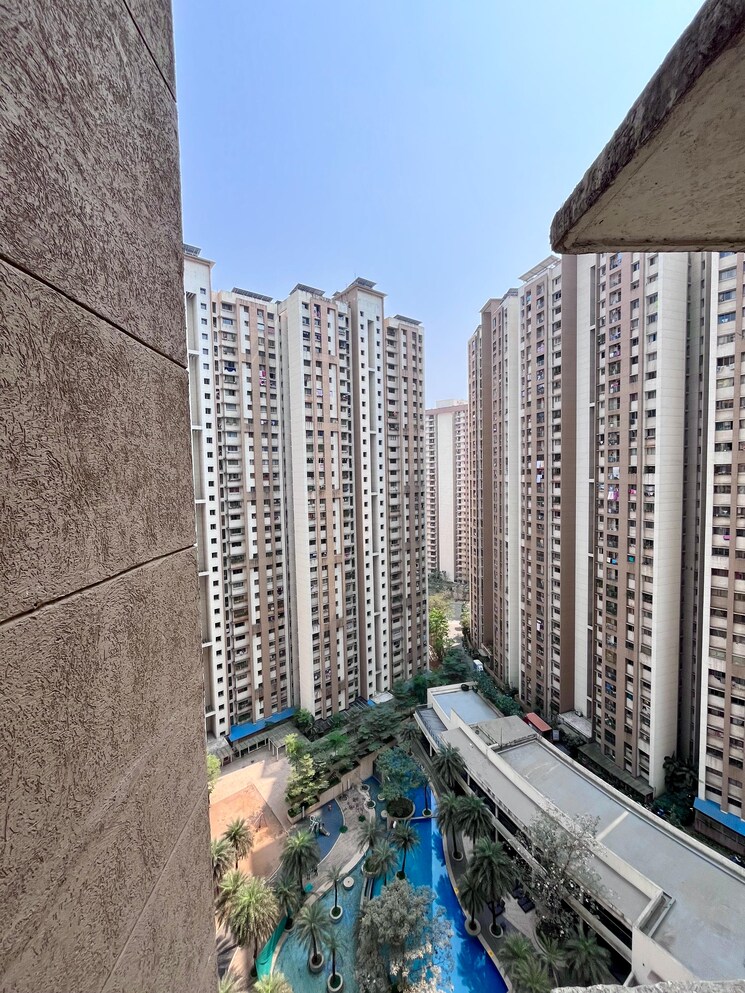 Exterior View, lodha-splendora 2.5 Bedroom 950 Sq.Ft. Apartment In Ghodbunder Road Thane 8634697