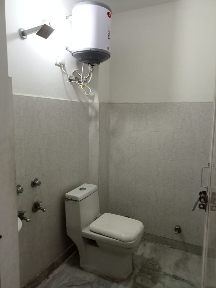Bathroom, adchini 2 Bedroom 500 Sq.Ft. Apartment In Adchini Delhi 8634729