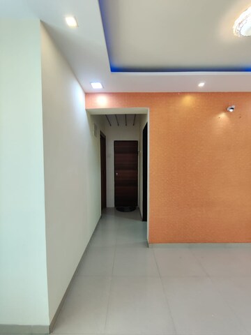 Room in 1 BHK Apartment at Thane West – for Sale