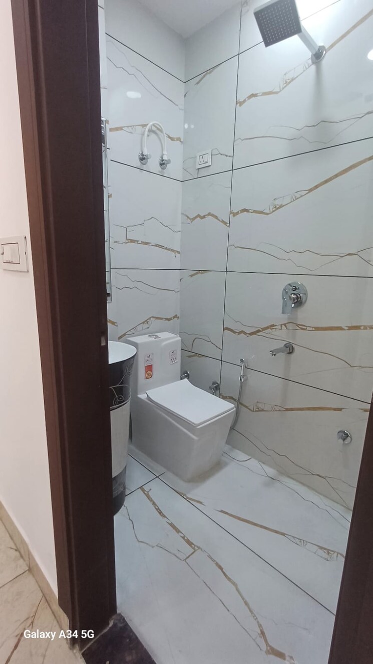 Bathroom, rama park 2 Bedroom 600 Sq.Ft. Apartment In Rama Park Delhi 8634734