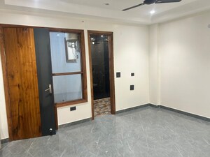 Room in 4 BHK Builder Floor at Sector 8 Dwarka – for Sale